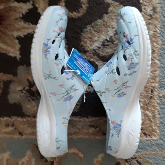 2x*Host Pick*Skechers Foamies slip on shoes - Picture 6 of 16